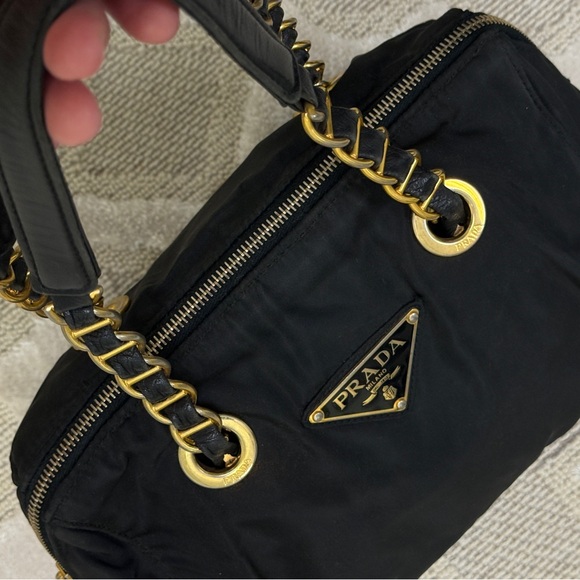 💎 PRADA - Black Nylon Tessuto Chain Handle Bag - Picture 5 of 16